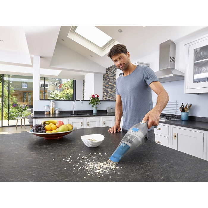 Пилосос ручний акумуляторний Black+Decker Dustbuster NVC215WA-QW, безмішковий, 7,2V, насадки для щілин і м'яких меблів, настінна зарядка, 385 мл, кобальтово-синій