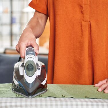 Парова праска BLACK+DECKER BXIR2802E, 2800 Вт, пластик, 370 мл, біла