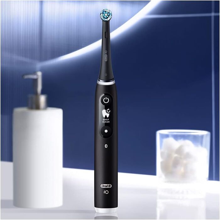 Електрична зубна щітка Oral-B iO Series 6, чорна