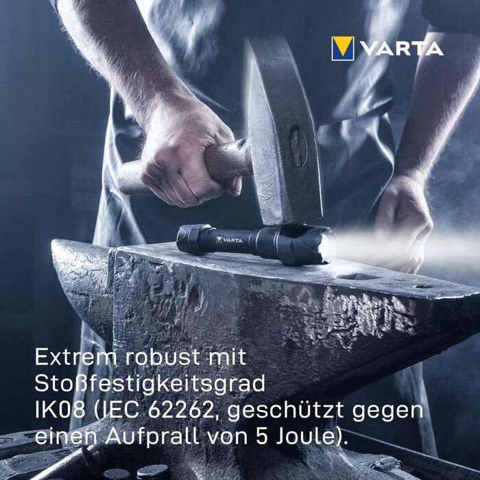 LED кемпінговий ліхтар VARTA Indestructible L30 Pro з 6 батарейками AA, водонепроникний, з нічним режимом, для риболовлі, кемпінгу, аутдор та аварійного освітлення