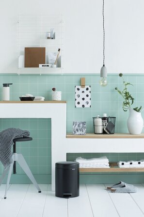 Контейнер для сміття 5 л Silent Black Matte NewIcon Brabantia