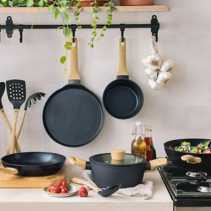 Каструля MasterChef 18 см з кришкою, алюмінієва, індукційна, антипригарна, чорна, дерев'яна ручка, для пасти та супу, підходить для всіх плит, набір каструль і сковорідок, колекція Natural