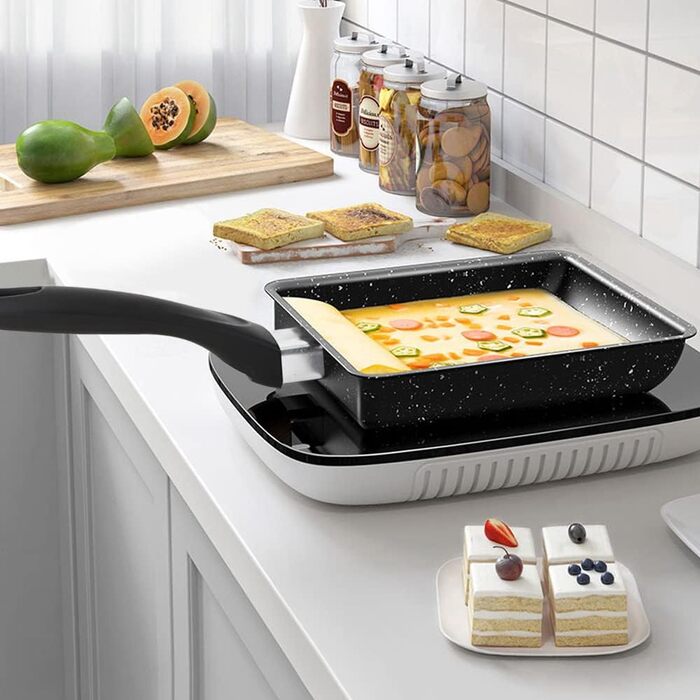 Японська омлетниця Tamagoyaki, прямокутна антипригарна сковорода для яєць з силіконовою лопаткою та 2 формами для яєць, для індукційної та газової плити, кухонне приладдя