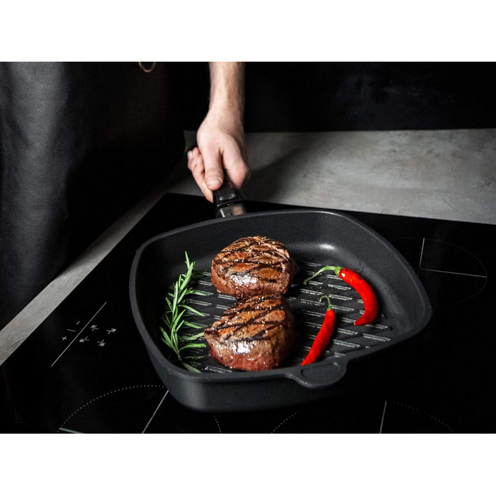 Сковорода квадратна AMT Gastroguss 28x28 см, алюмінієва, з антипригарним покриттям Lotan, BBQ-дно, знімна ручка, для індукції