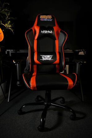 Ігрове крісло Konix Naruto Shippuden Premium, PVC-шкіра, ергономічне, з подушками для попереку та шиї, нахил 150°, дизайн Хокаге, чорне з помаранчевим