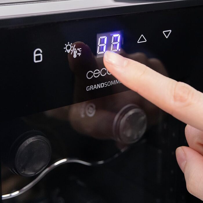 Холодильник для напоїв Cecotec Bolero GrandSommelier 2050 Black - 24 пляшки, компресорний, 5-18°C, низький рівень шуму