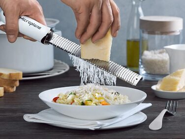 Терка Microplane Premium Classic для цедри, дрібна, чорна/червона/жовта/синя/фіолетова/рожева + захисна рукавичка Prymo, біла