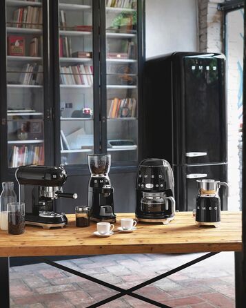 Smeg Молокозбивач ретро-стилю 50-х років, чорний: індукційний, 6 програм, гаряче/холодне збивання