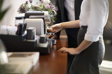 Кавомашина Nespresso Zenius для офісу з 50 капсулами, професійна, срібляста