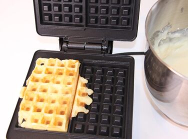 Електрична вафельниця LITTLE BALANCE 8816 Power Waffeln 1600 Вт, антипригарне покриття без PFAS, для товстих та хрустких вафель, чорна (28.5 x 21 x 14.5 см)
