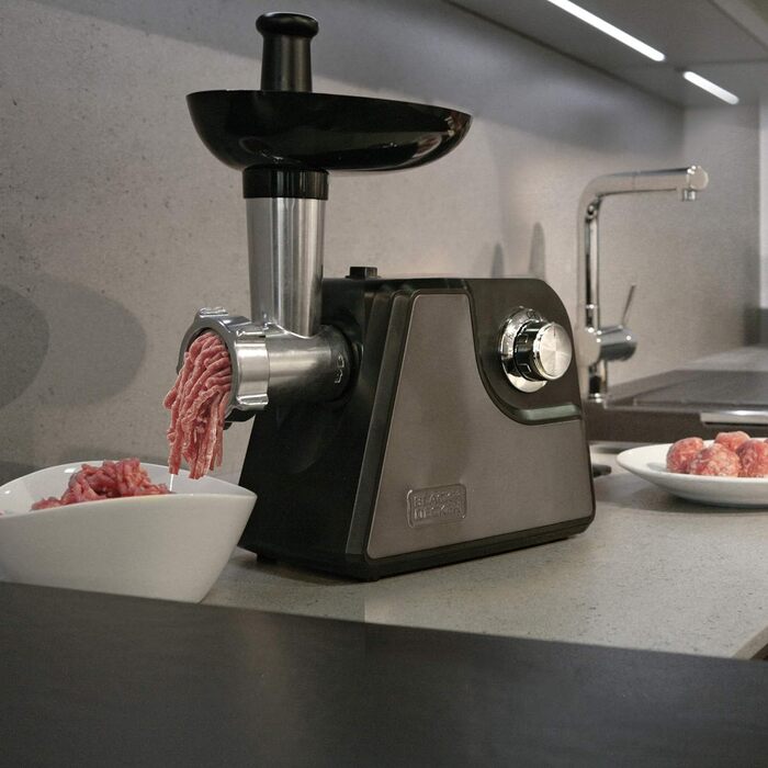 М'ясорубка Black+Decker BXMM1000E 1000Вт, нержавіюча сталь, насадки для кіббе та ковбас, 3 решітки для подрібнення