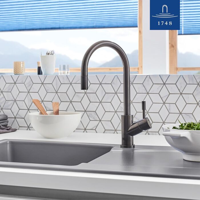 Змішувач кухонний Villeroy & Boch Umbrella Flex з висувним душем, антрацит - економія води, висота виливу 220 мм