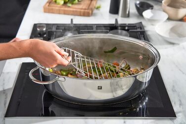 Жаровня з кришкою Zwilling Plus овальна 8,5 л 38х25 см сталь