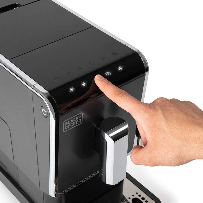 Кавоварка автоматична BLACK+DECKER BXCO1470E, 1470 Вт, 19 бар, сенсорна панель, налаштування напоїв, знімний носик, для меленого зерна, чорна