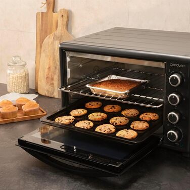 Конвекційна піч Cecotec 46 літрів Bake&Toast 4600 White Gyro. 2000 Вт, внутрішнє освітлення, 12 функцій, до 230°C, подвійне скло, з поворотним шампуром, білий (чорний, 60 л | 2200 Вт)