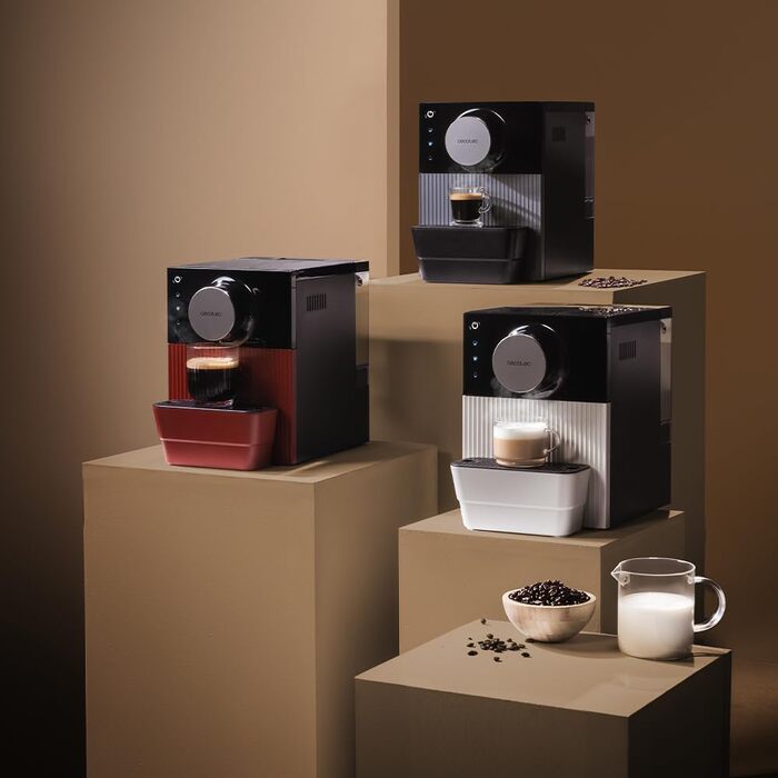 Компактна автоматична кавомашина Cecotec Cremmaet Cube Red, 1350 Вт, 19 бар, з сенсорним керуванням та системою попереднього змочування