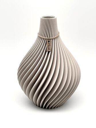 Ваза 3D-друку Filsi Home Nuvia з PLA (біопластику) Greige 25 см - екологічна, з рифленою поверхнею, виготовлена в Німеччині