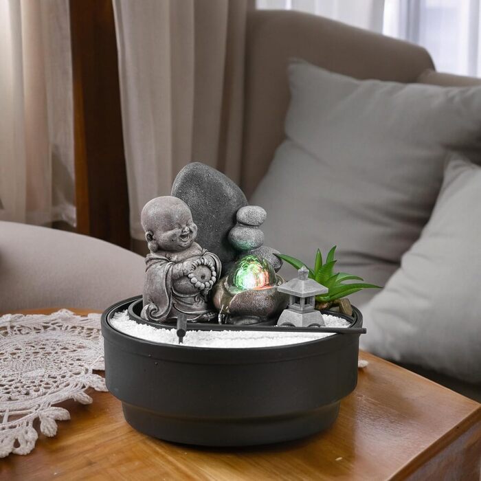 Настільний фонтан-дзен сад Sikhi Zen'Light з фігуркою Будди, кольоровою LED-підсвіткою та білим піском, 21 см — Декоративний фонтан для релаксації та інтер'єру