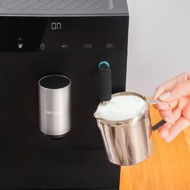 Кавомашина автоматична Cecotec Cremmaet Compact Steam з капучинатором, 1350 Вт, 19 бар, термоблок, 1.1 л, для зерен
