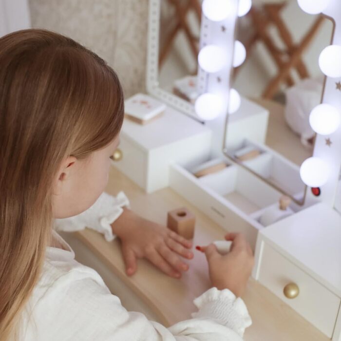 Детський туалетний столик Mamabrum XXL з дерева з пуфом та LED-дзеркалом – для дівчаток віком від 3 років з висувною шухлядою та аксесуарами для краси – ігровий набір та письмовий стіл MAM240 DRESSER