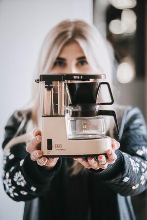 Кавоварка Melitta Aromaboy 1015-03 з фільтром, бежево-коричнева, набір з чорною скляною кавником