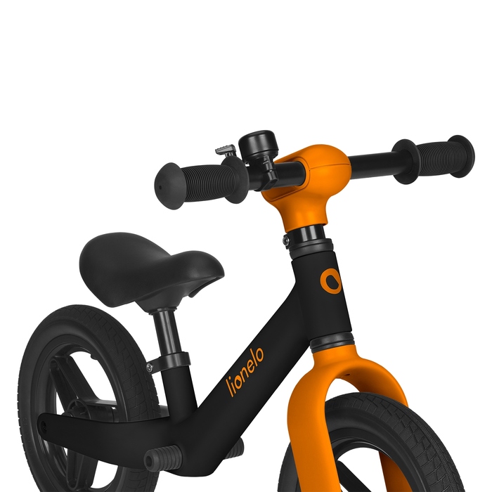 Легкий біговель для дітей з регулюванням Lionelo LO-TONI BLACK ORANGE