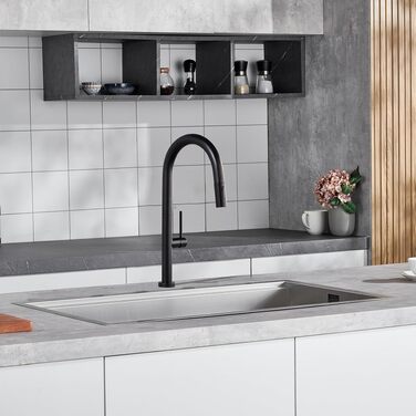 Змішувач для кухні високого тиску з висувним душем, нержавіюча сталь, поворотний на 360°, 2 режими струменя, чорний
