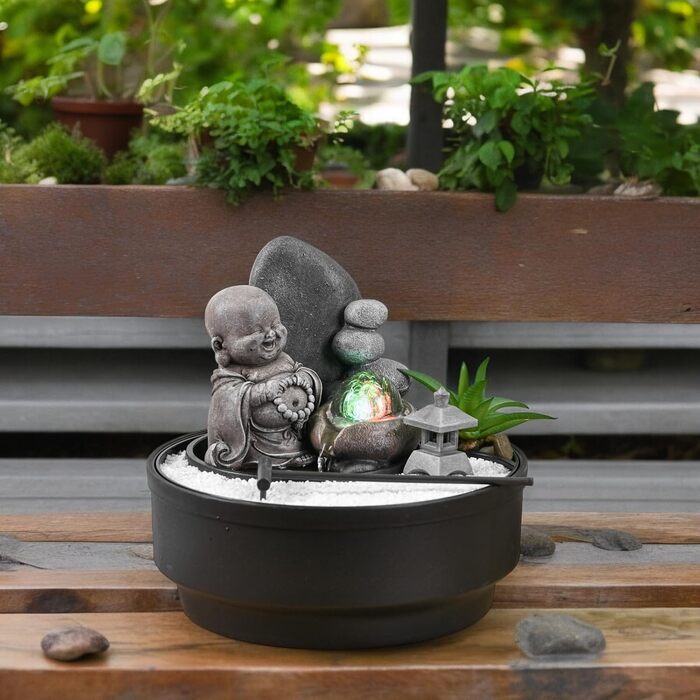 Настільний фонтан-дзен сад Sikhi Zen'Light з фігуркою Будди, кольоровою LED-підсвіткою та білим піском, 21 см — Декоративний фонтан для релаксації та інтер'єру