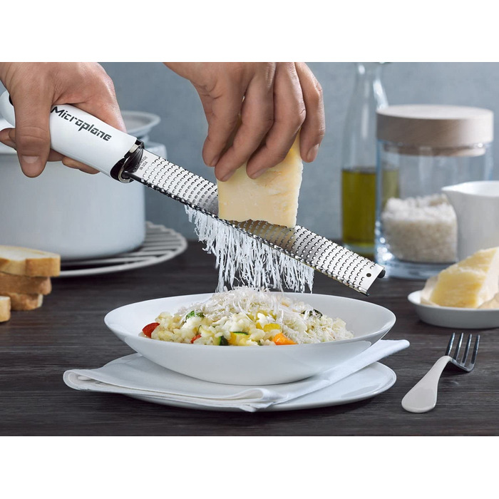 Терка Microplane Premium Classic для цедри, дрібна, чорна/червона/жовта/синя/фіолетова/рожева + захисна рукавичка Prymo, біла