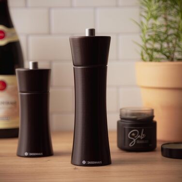 Млинок для перцю та спецій Zassenhaus Wenge 18 см, дерев'яний (бук), керамічний механізм, регульований помол