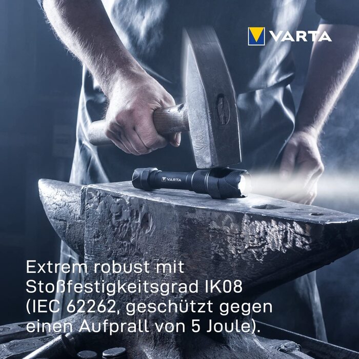 Ліхтарик VARTA Indestructible F10 Pro LED 6 Вт з 3 батарейками AAA, водо- та пилозахищений, ударостійкий, робочий ліхтар з двома режимами освітлення