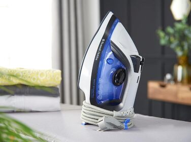 Праска Russell Hobbs 26730-56 з парою, 2400 Вт, 180 г, керамічна підошва, резервуар 320 мл, самочистка, компактне зберігання кабелю