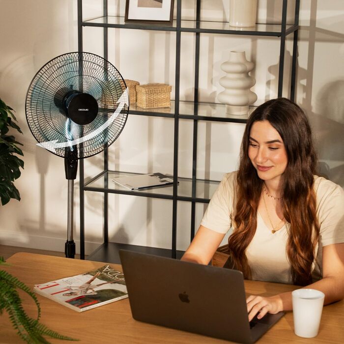 Вентилятор підлоговий Cecotec EnergySilence 560 Max Smart 45W, 40 см, 5 лопатей, таймер 12 год, LED-дисплей, сенсорне управління, 3 швидкості, автоматичне обертання (білий)