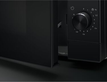 Мікрохвильова піч AEG MFB252DB з грилем та інверторною технологією, 25л, 900Вт, SteamPot, чорна