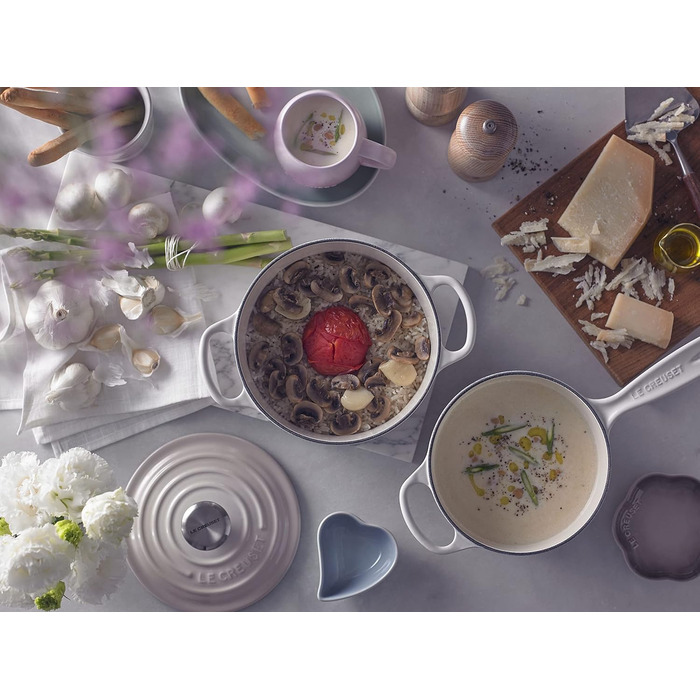 Чавунна каструля-брятер Le Creuset Signature з кришкою, кругла, 20 см, 2,4 л, для всіх типів плит та індукції, колір Meringue