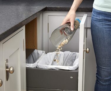 Пилосос ручний акумуляторний Black+Decker Dustbuster NVC215WA-QW, безмішковий, 7,2V, насадки для щілин і м'яких меблів, настінна зарядка, 385 мл, кобальтово-синій