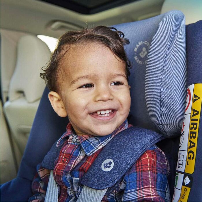 Дитяче автокрісло Maxi-Cosi Pearl Smart i-Size, для дітей 6 міс-4 роки, 9-18 кг, 67-105 см, встановлення вперед/назад, чорний