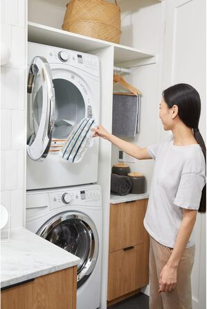 Парова швабра Black+Decker 1500 Вт з насадками, подовжувачем та двоступеневим регулюванням пари для прибирання будинку
