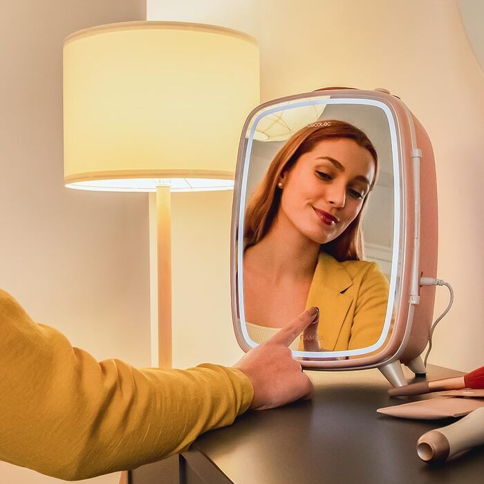 Міні-холодильник для косметики Cecotec Bamba CoolingBeauty 6000 Mirror Rose 6 л з дзеркальними дверцятами, LED-підсвіткою та охолодженням до 10°C