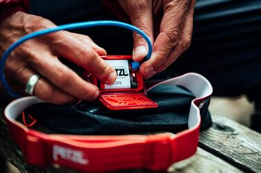 Ліхтар налобний Petzl Actik сірий універсальний, LED, для туризму та спорту