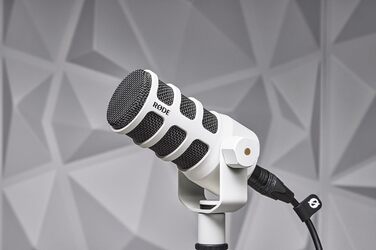 Динамічний мікрофон RØDE PodMic білого кольору для подкастингу, стрімінгу, ігор та запису голосу, мовна якість, з інтегрованим кріпленням