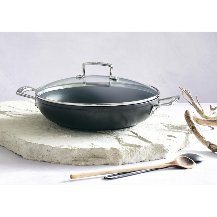 Сковорода Le Creuset з антипригарним покриттям з кришкою, 28 см, для всіх типів плит (включно з індукцією), алюміній, сірий/сріблястий