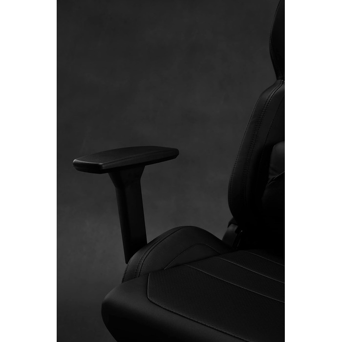 Ігрове крісло SENSE7 Sentinel, ергономічне, PU-шкіра, регульоване ленднева підтримка, гойдалка, чорне, до 150 кг