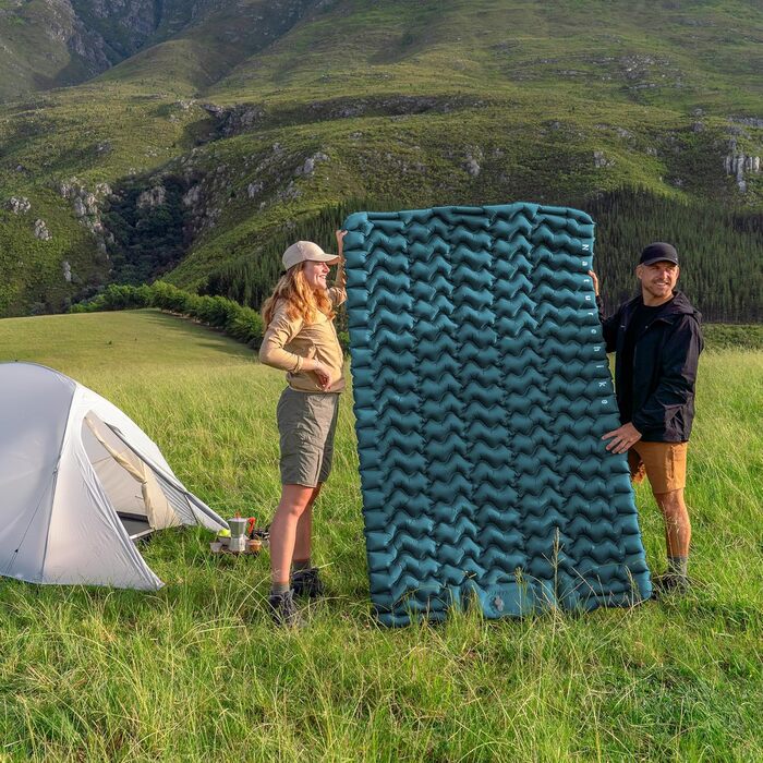 Надувний кемпінговий килимок Naturehike Ultralight з вбудованим насосом для туризму та кемпінгу, темно-синій, двоповерховий