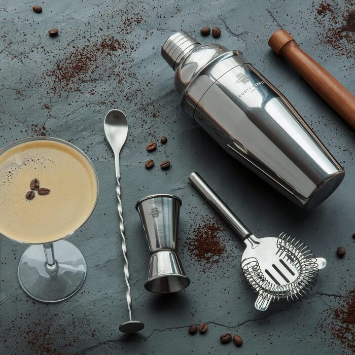 Набір для коктейлів Rusty Barrel Manhattan: шейкер з нержавіючої сталі, дерев'яний мадлер, барне сито, мірний стакан, дозатор, ложка, рецептник, подарункова коробка (сріблястий, синя коробка)