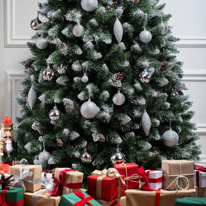 Штучна ялинка FAIRYTREES сосна 220 см, білий засніжений ефект, ПВХ, з натуральними шишками та дерев'яною підставкою