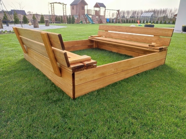 Дерев'яна пісочниця з кришкою та лавками, 120 x 120 см