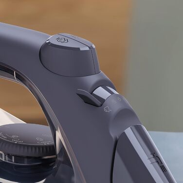 Праска Electrolux Refine 600 E6SI1-4MN, парова, 2500 Вт, автоматичне вимкнення, антипригарна підошва, самоочищення, захист від капання, 2 м кабель, синя