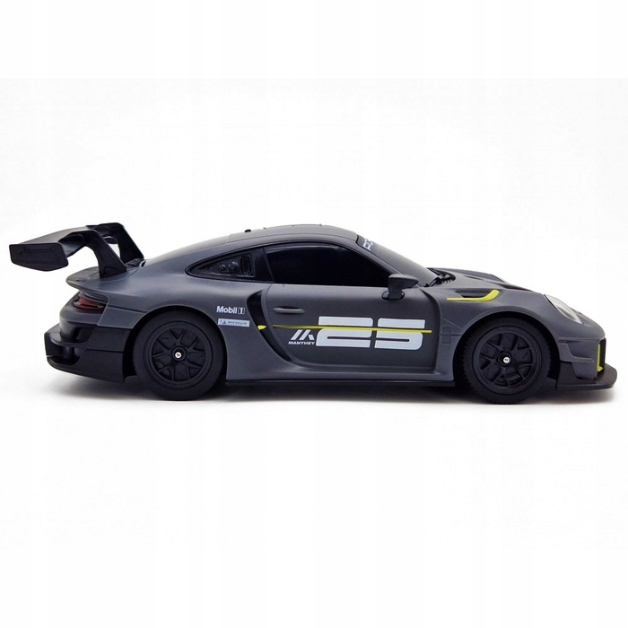 Радіокерована модель автомобіля Porsche 911 GT2 RS Clubsport 1:25 на пульті керування