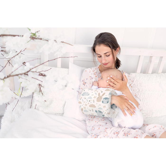 Подушка для годування Amilian Baby klein з наповнювачем, 22x20 см, для подорожей, з рукавом для рук